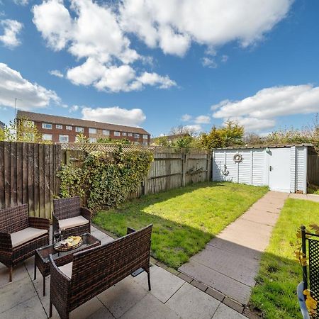 Stylish 3 Bed House, Large Garden, Parking, Wifi - Esho Stays Coventry Exterior photo