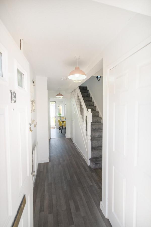 Stylish 3 Bed House, Large Garden, Parking, Wifi - Esho Stays Coventry Exterior photo