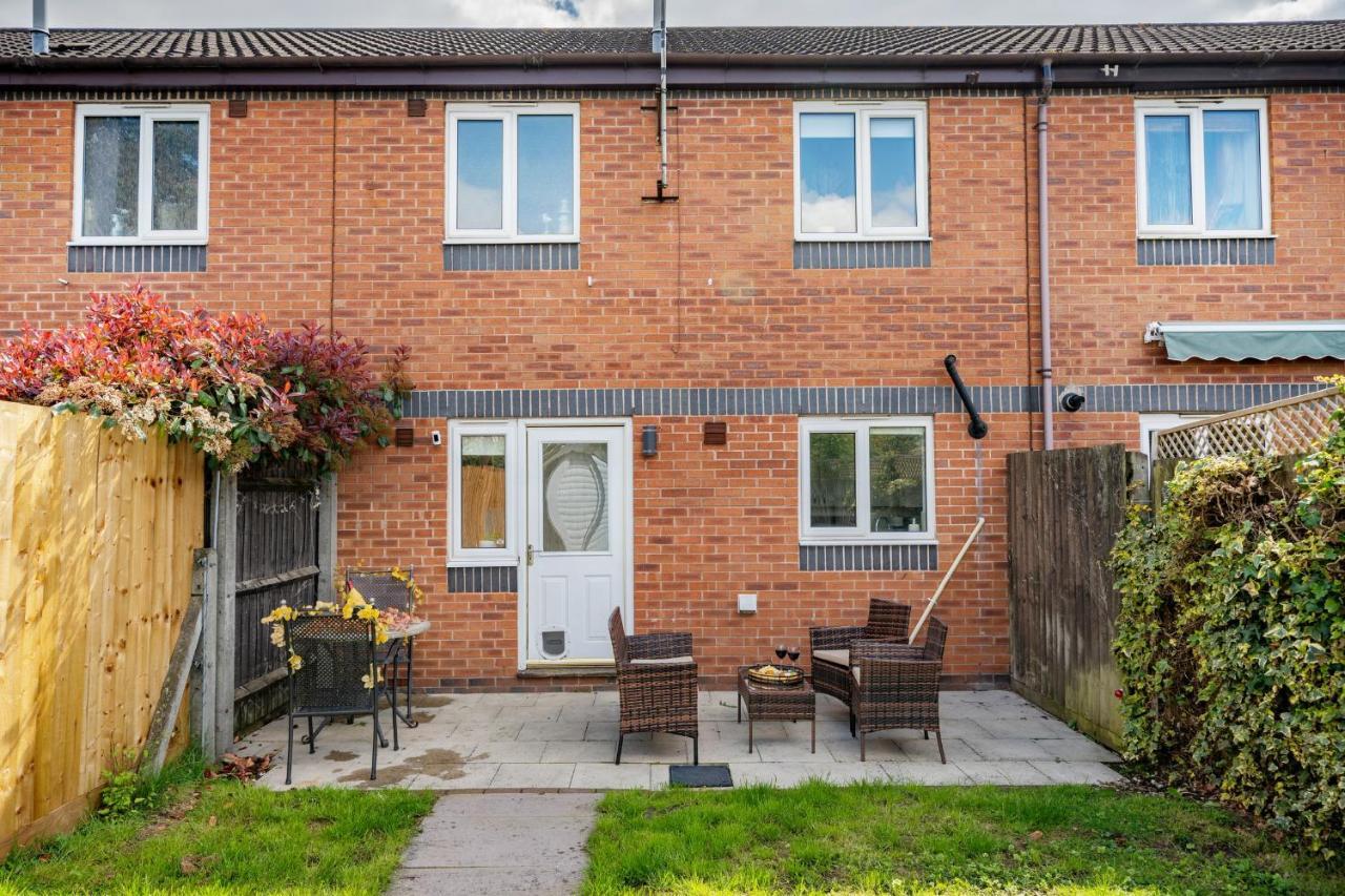 Stylish 3 Bed House, Large Garden, Parking, Wifi - Esho Stays Coventry Exterior photo