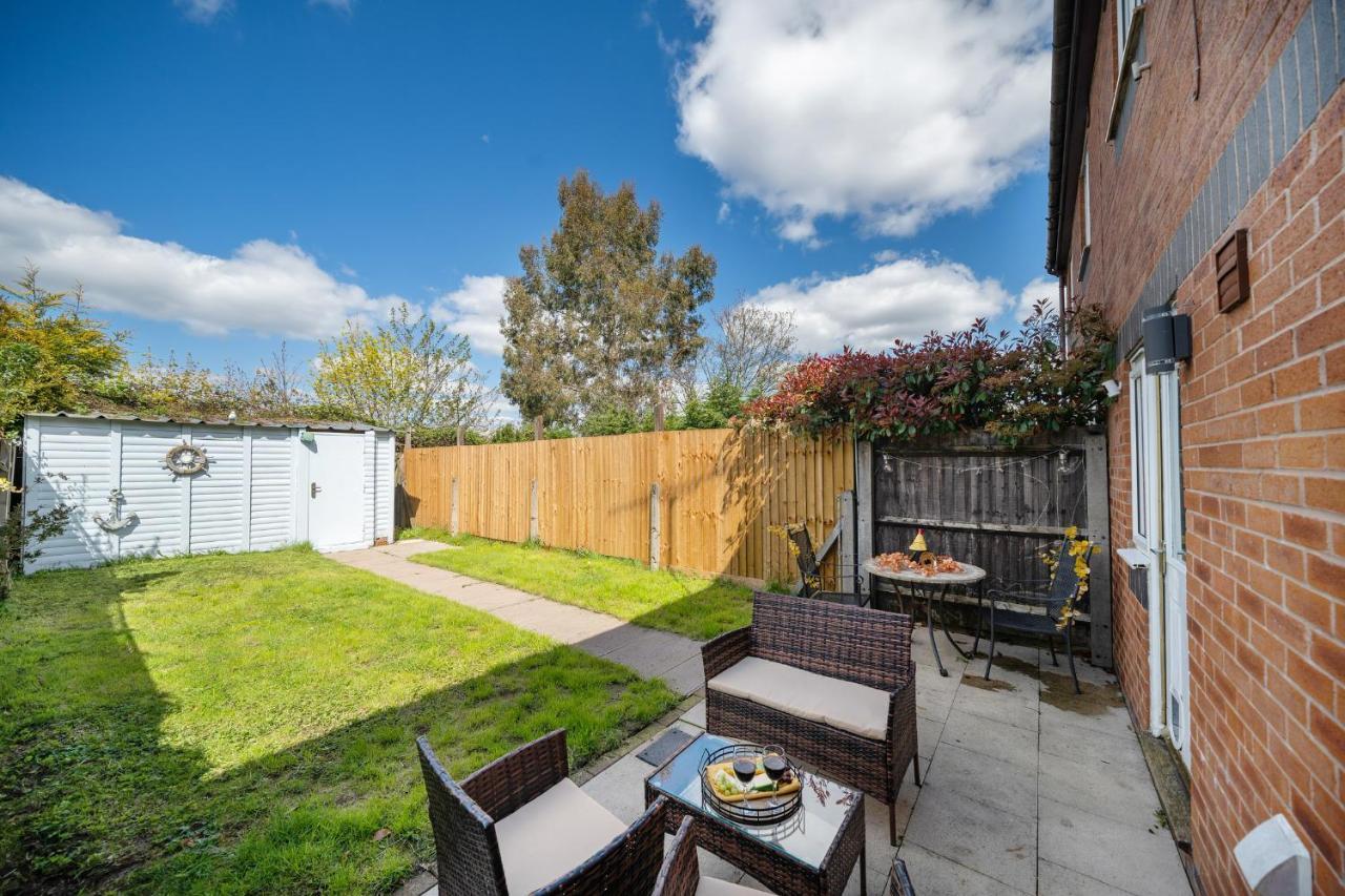Stylish 3 Bed House, Large Garden, Parking, Wifi - Esho Stays Coventry Exterior photo